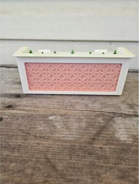Vintage 1978 BARBIE DREAM HOUSE Replacement Part Window Box Flower Planter